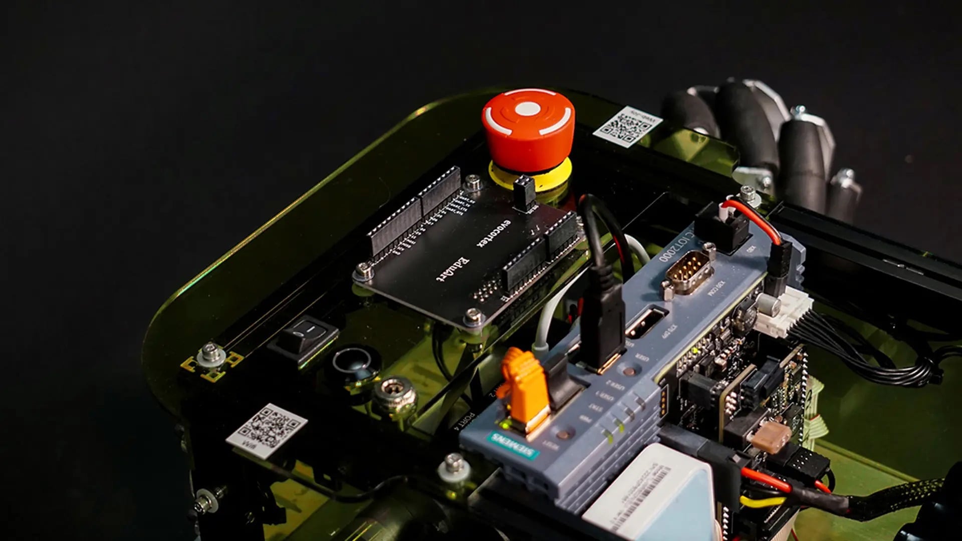 Yellow Connectivities without Top Plate